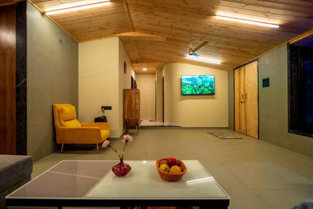 Spicy Mango Lakeside Abode - Luxurious Villa In Pawana Лонавала Экстерьер фото