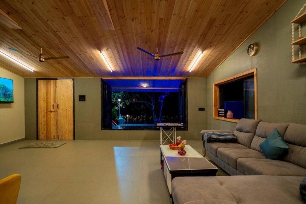 Spicy Mango Lakeside Abode - Luxurious Villa In Pawana Лонавала Экстерьер фото